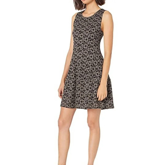 BCBGMaxAzria Dresses & Skirts - BCBGMAXAZRIA Women's A-Line Knit Dress Sz L